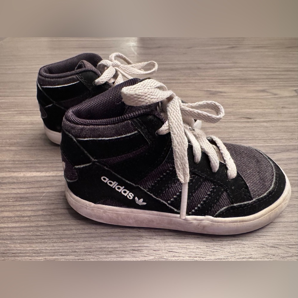 Adidas Hoops Mid 3.0 K toddler shoes in a black and grey colorway